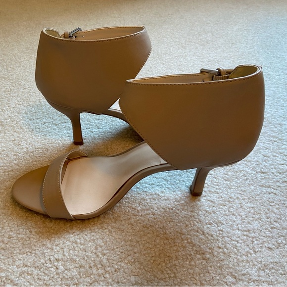 Nine West Beige Ankle Strap Heels size 8 - Picture 2 of 7